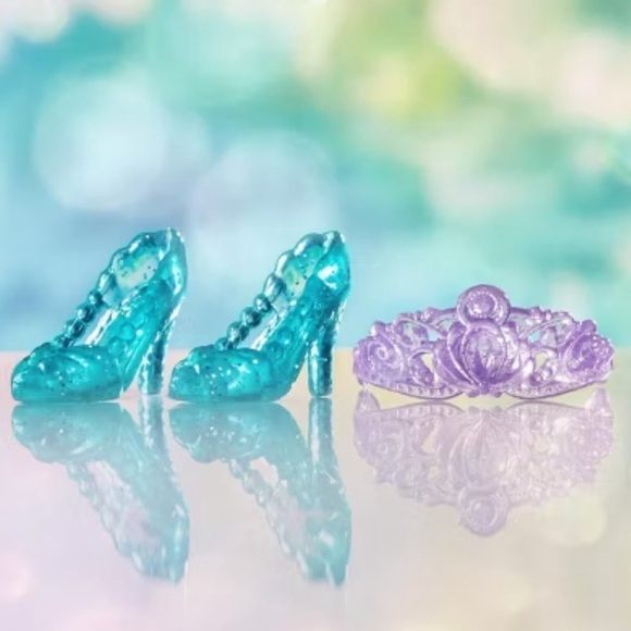 Royal Shimmer Ariel. This is not the same cheap one you can get for $12-$13 - Picture 5 of 7